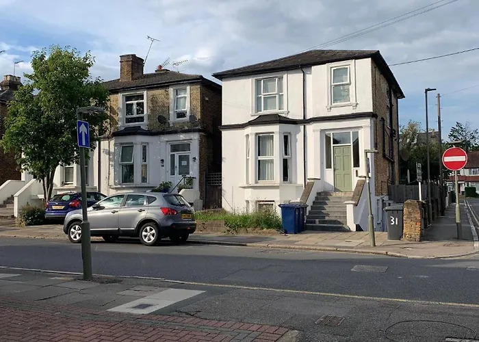 Amazing En-Suite Apartment In Finchley Central