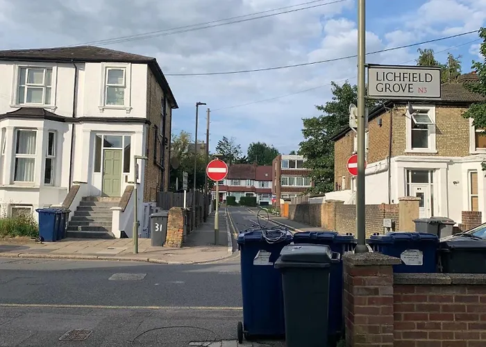 Amazing En-Suite Apartment In Finchley Central